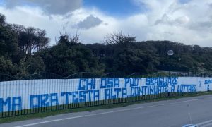 Striscione insigne tifosi